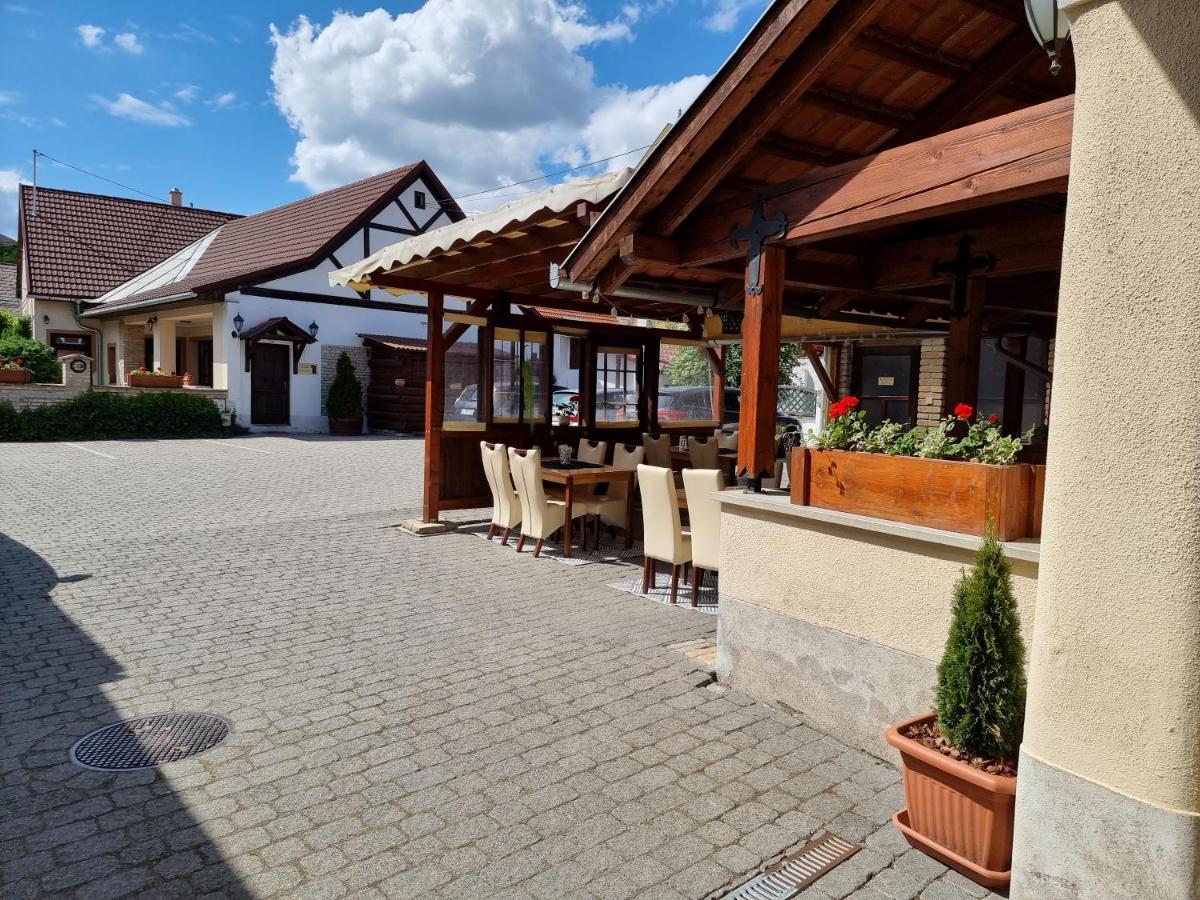 Nadasdi Haz Szekszárd Extérieur photo